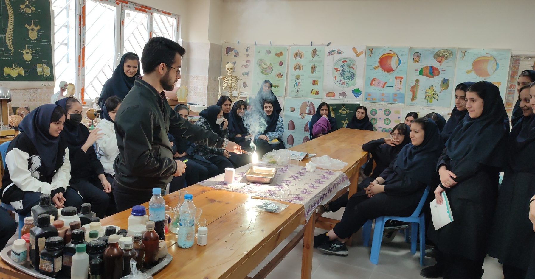 مشاهده-علمی-دانش-آموزان